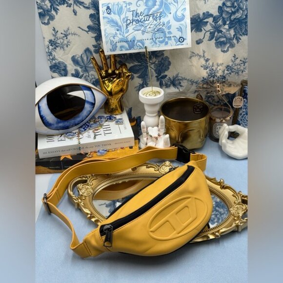 🆕 DIESEL 🧿 NWOT Embossed-Logo Belt Bag, Pale Yellow PU Vegan Leather - Picture 2 of 14